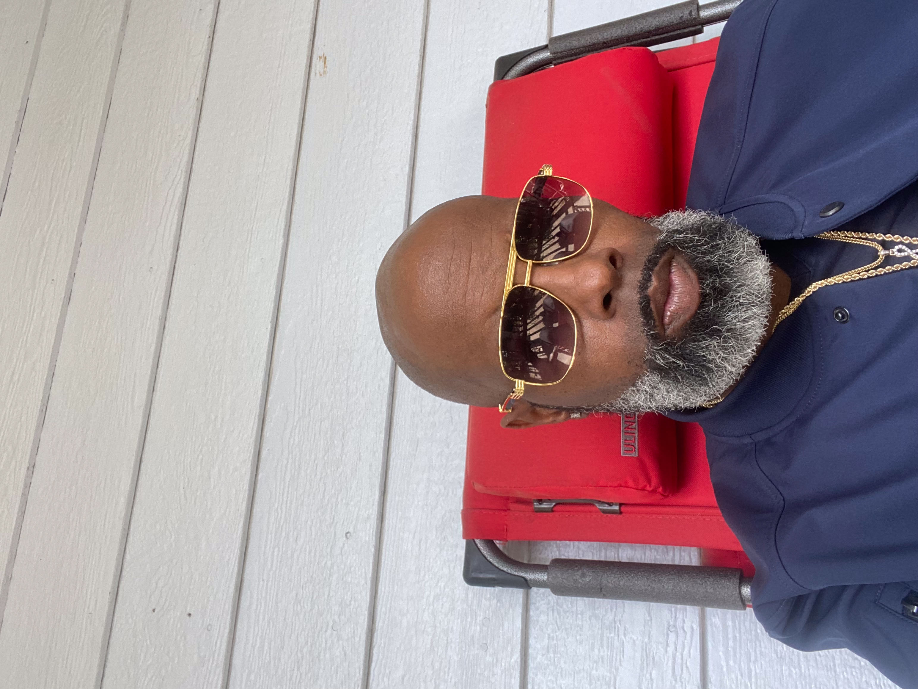 Pookie Luv in stylish aviators